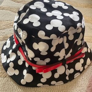 RARE! Disney Parks bucket hat, black and white Mikey Mouse head print, red bow